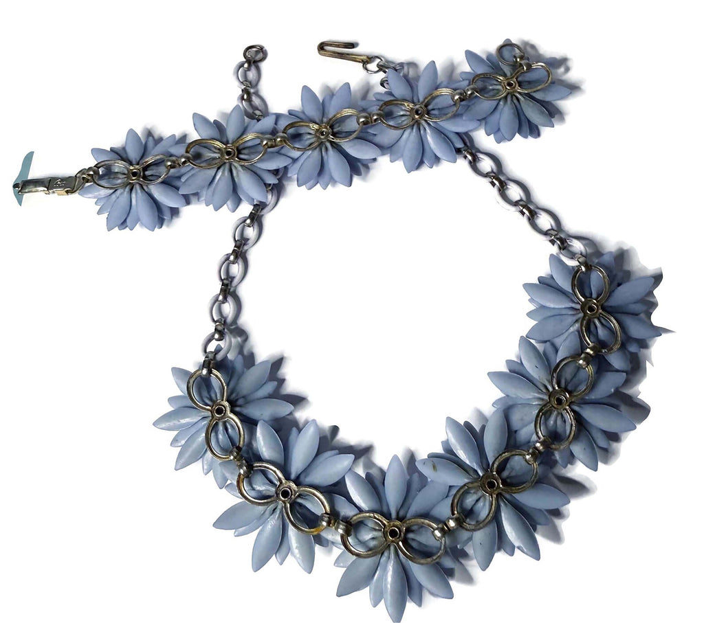 Coro Blue Plastic Flower Set