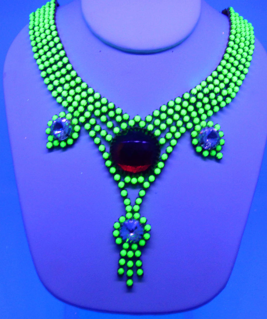 Husar D Vaseline Uranium Necklace