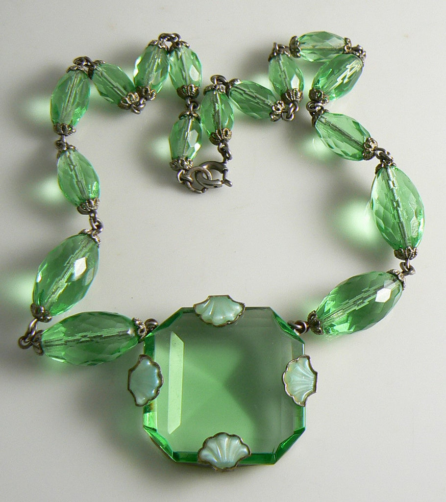 Beautiful Czech Art Deco Green Glass Necklace