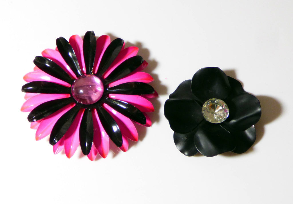 Bright Pink and Black Enamel Flower Pins Daisy Lot - Vintage Lane Jewelry
