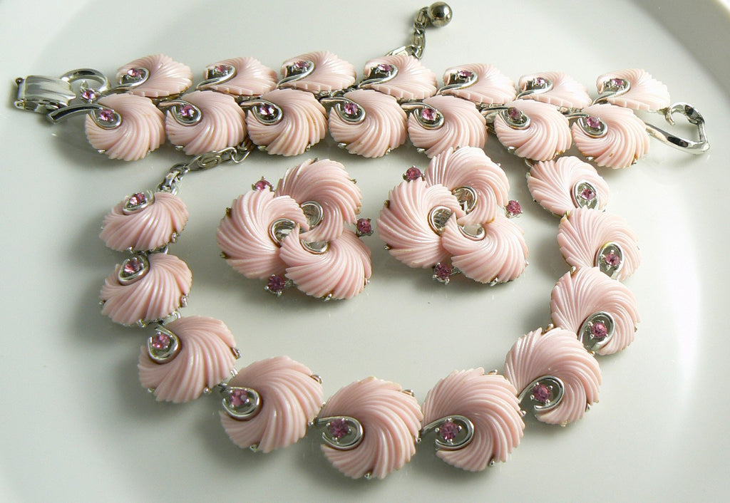 LISNER Pink Thermoset Rhinestone Swirl Feather Set