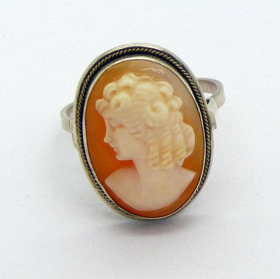 Art Deco Oval Left Faced Shell Cameo Sterling Silver Ring, Size 6.5