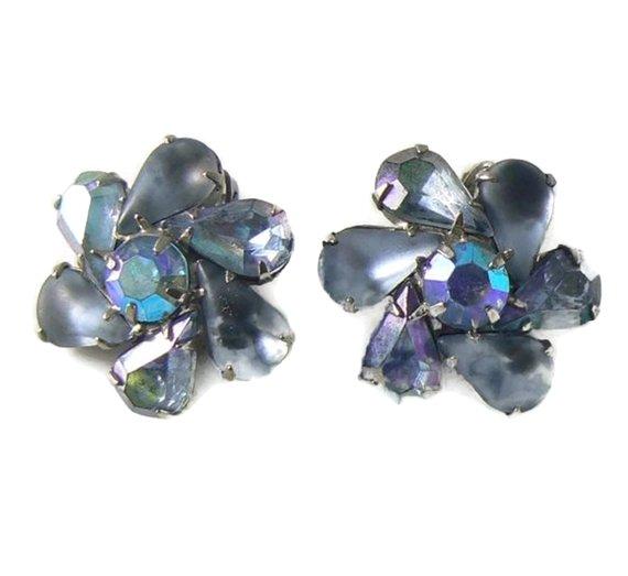 Vintage Garne Frosted Blue Tear Drop Rhinestone Earrings