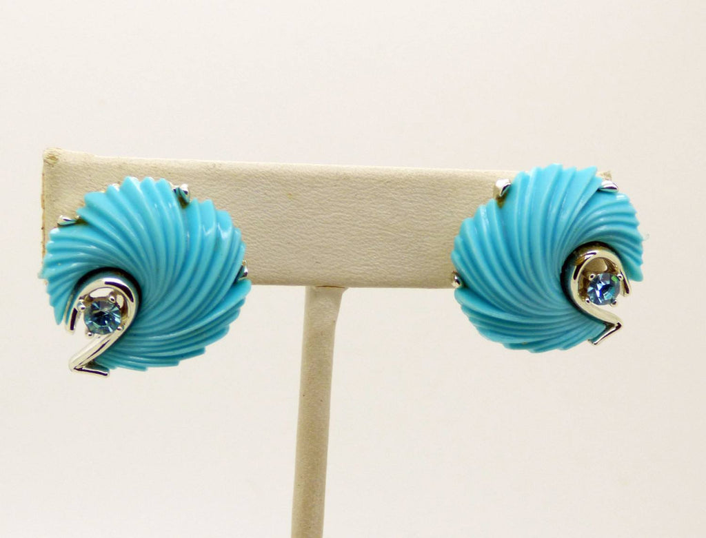 Lisner Blue Feather Thermoset Rhinestone Parure, Necklace, Wide Bracelet and Screw Type Earrings - Vintage Lane Jewelry