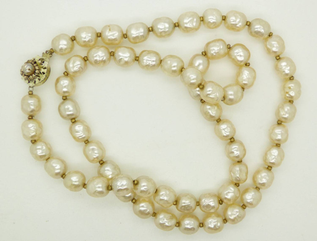 Shimmering Miriam Haskell Glowing Glass pearl Necklace