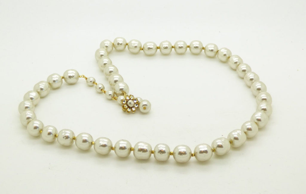 Lovely Miriam Haskell Large Glass Pearl Classic Necklace