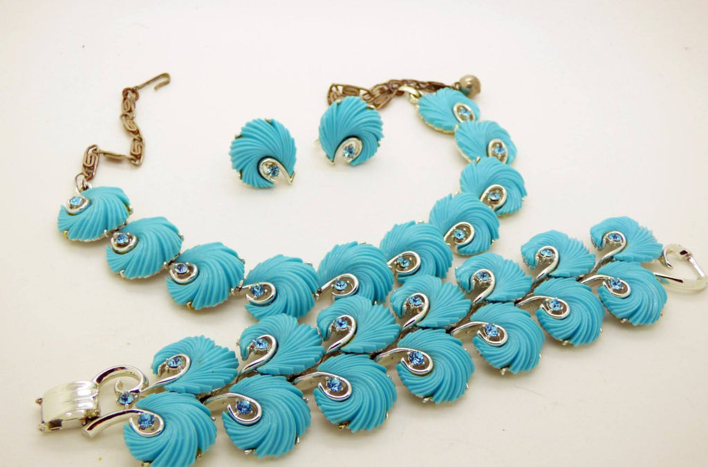 Lisner Blue Feather Thermoset Rhinestone Parure, Necklace, Wide Bracelet and Screw Type Earrings