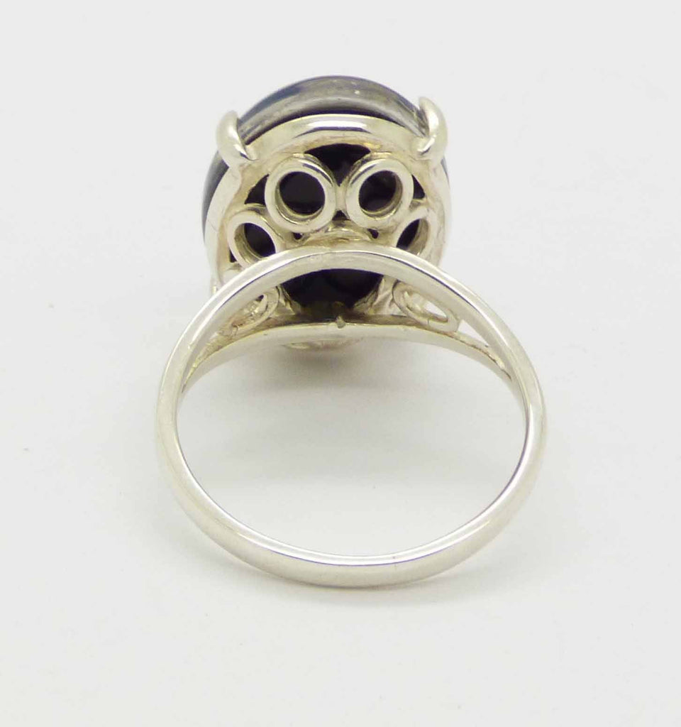 Liquid Crystal Glass Sterling Silver Oval Mood Ring, Size 7 - Vintage Lane Jewelry