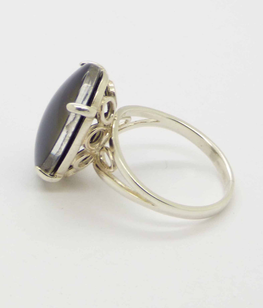 Liquid Crystal Glass Sterling Silver Oval Mood Ring, Size 7 - Vintage Lane Jewelry