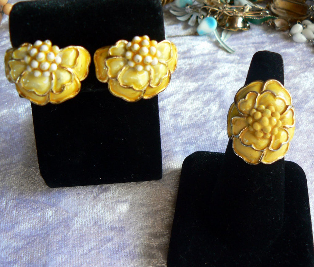 Vintage Hollycraft Yellow Enamel Magnolia  Parure - Vintage Lane Jewelry