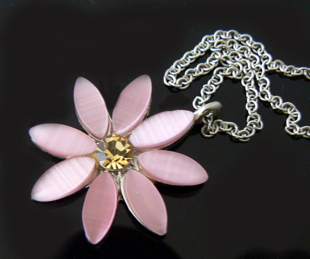 70's Mother Of Pearl Flower Necklace