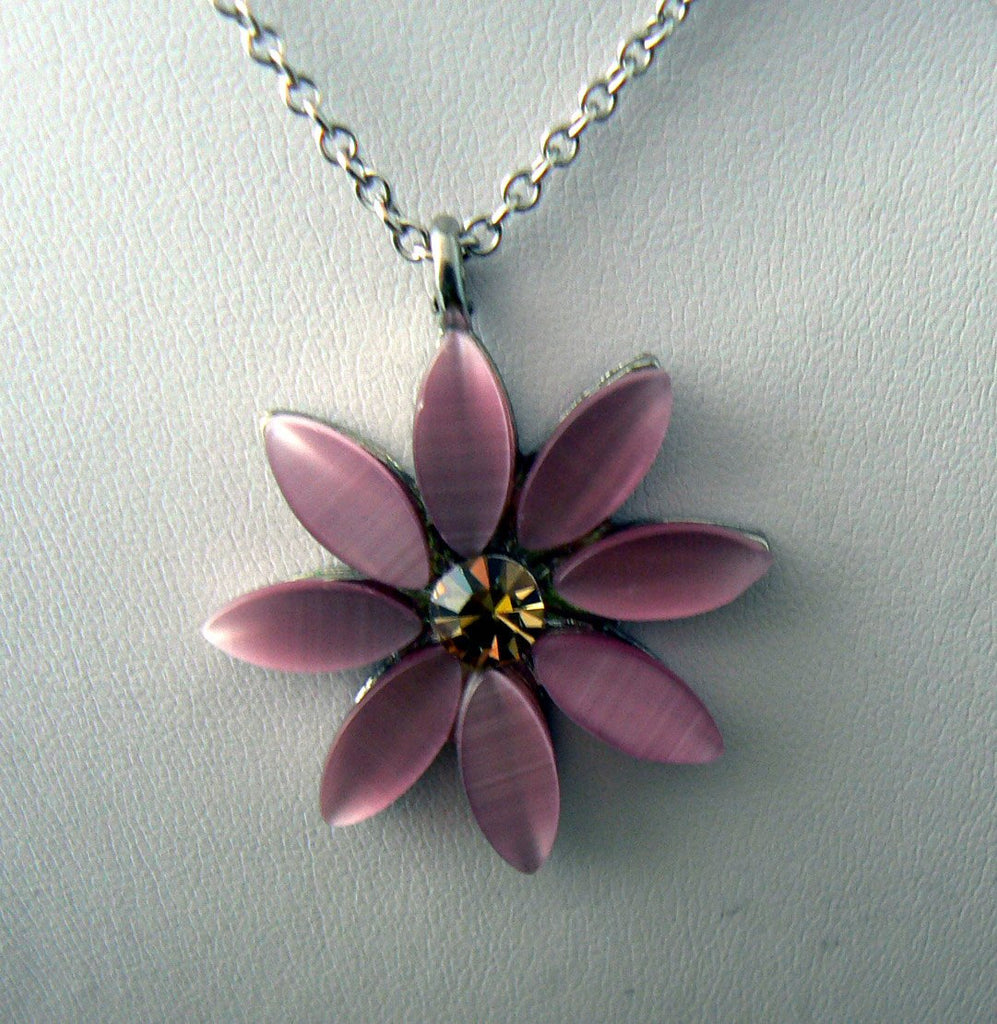 70's Mother Of Pearl Flower Necklace - Vintage Lane Jewelry