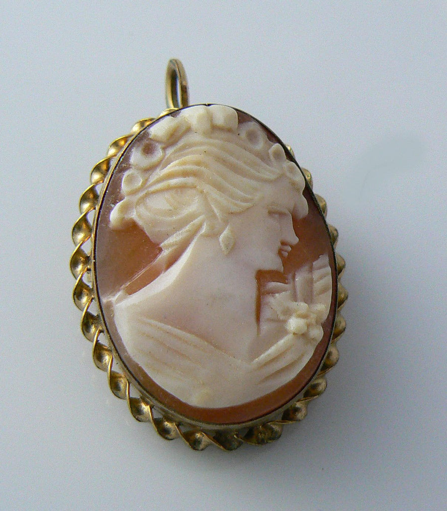 Vintage 12k Gold Filled Carved Cameo Brooch