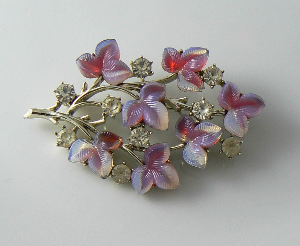 Coro Peagsus Silver Tone Molded Glass And Rhinestone Brooch