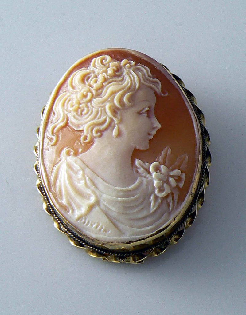 Vintage 18k Yellow Gold Carved Shell Cameo Gennarro Borriello Brooch