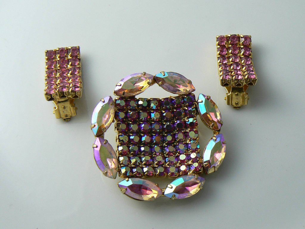 Pretty Vintage Married Pink Ab Brooch And Clip On Earrings