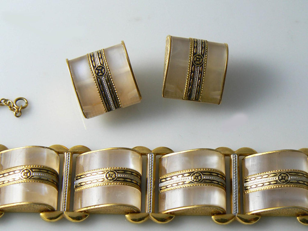 Gold Tone Lucite Banded Bracelet And Clip Earring Set