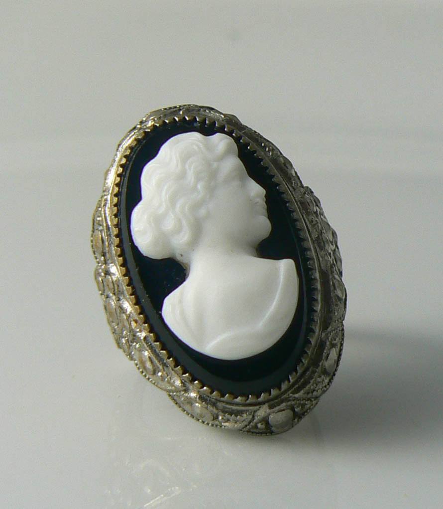 Vintage Art Deco Uncas Marked Cameo Ring