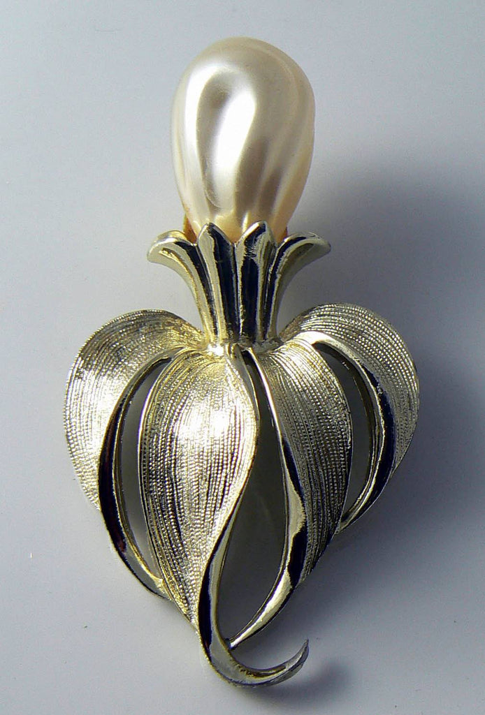 Vintage Sarah Coventry Signed Faux Pearl Iris Brooch