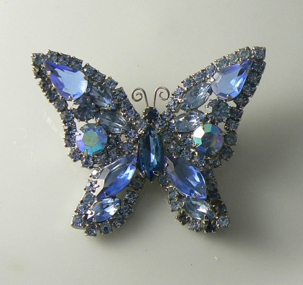 Vintage Weiss blue AB rhinestone butterfly brooch