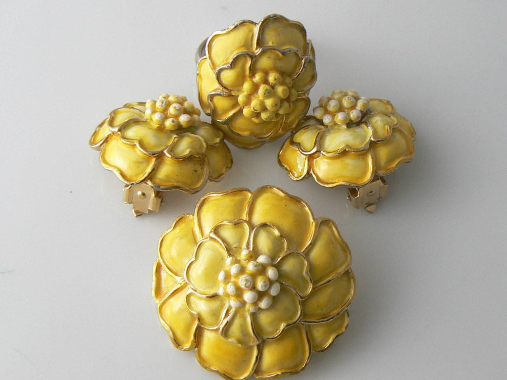 Vintage Hollycraft Yellow Enamel Magnolia Parure