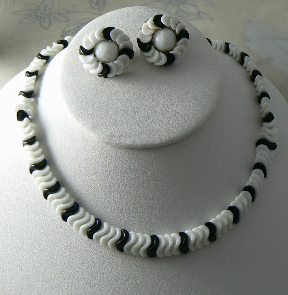 Hobe Vintage Necklace Earrings Set Glass Beads Cluster - Vintage Lane Jewelry