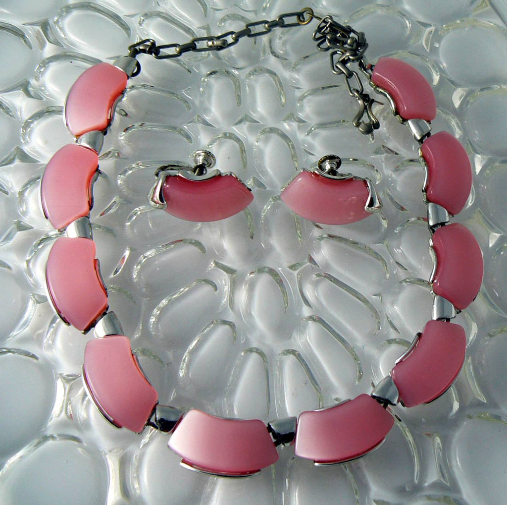 Vintage Star Pink Molded Leaf Necklace And Earrings