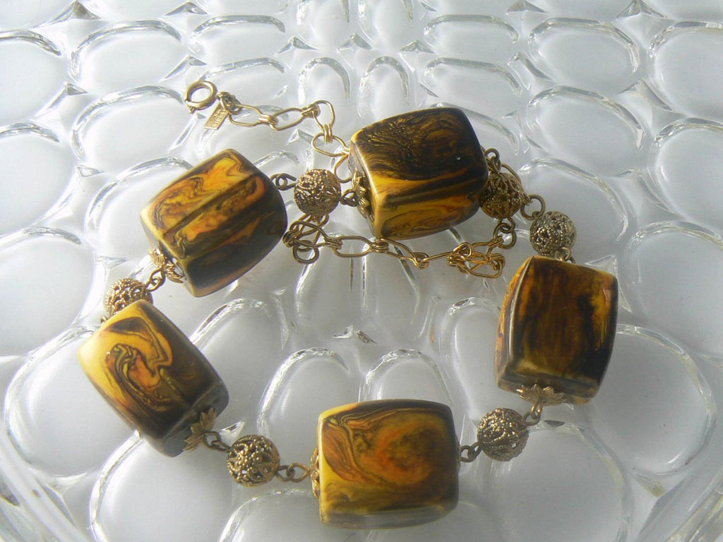 Chunky Celebrity Vintage Necklace Gold Tone Lucite Swirl Beads Square