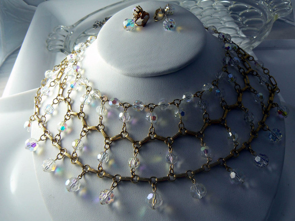 Gorgeous High End Crystal Drippy Bib Necklace And Earrings Set