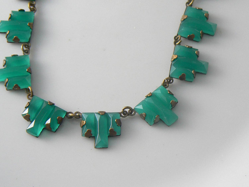 Vintage Art Deco Czech Green Vauxhall Step Glass Choker