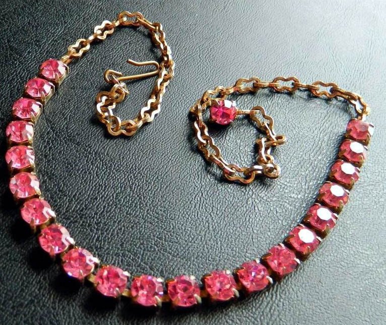 Pretty Vintage Pink Rhinestone Necklace