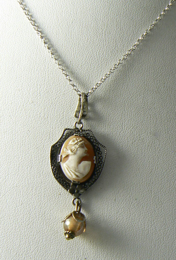 Vintage Sterling Silver Shell Cameo Pendant Necklace