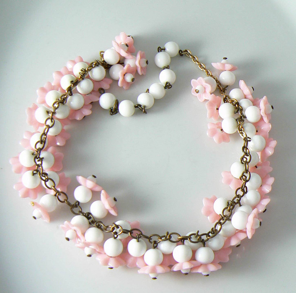 Vintage Pink And White Art Glass Molded Flowers Necklace