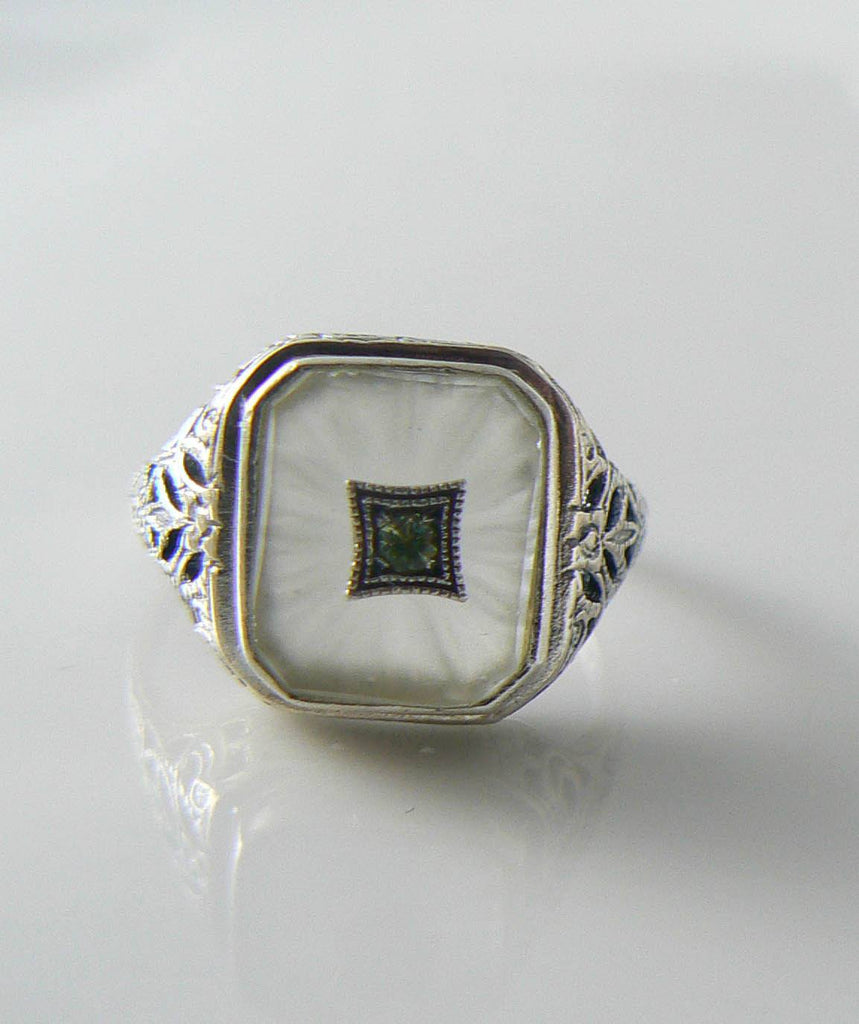 Beautiful Art Deco Sterling Silver Camphor Glass Peridot Ring