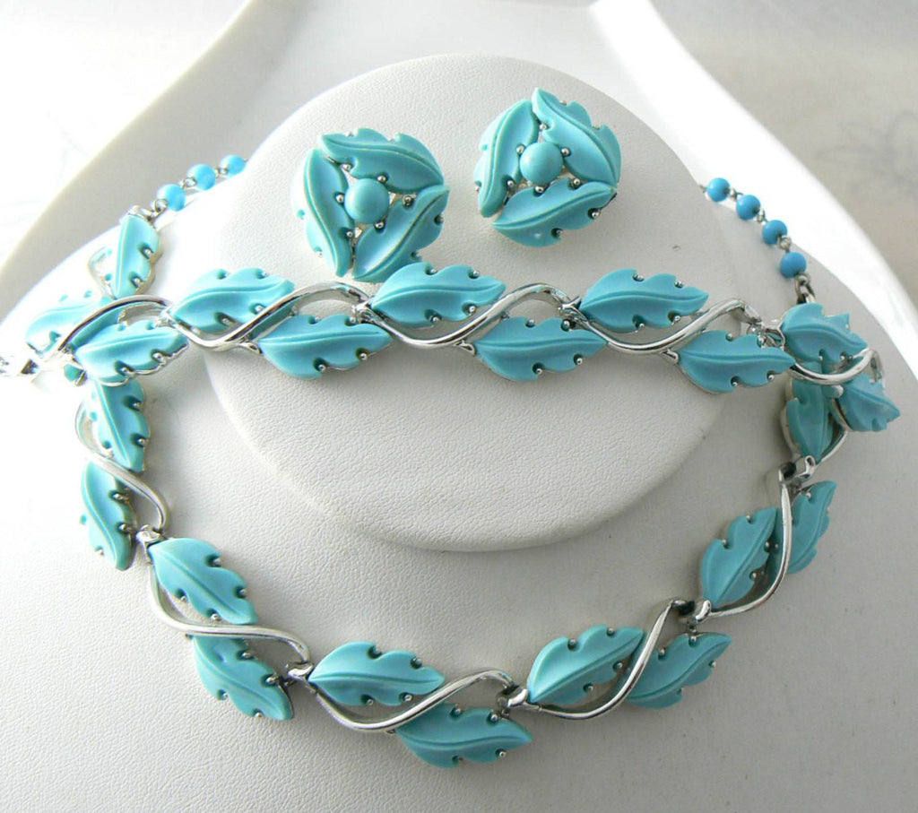 Lisner Blue Thermoset Molded Leaves Parure - Vintage Lane Jewelry