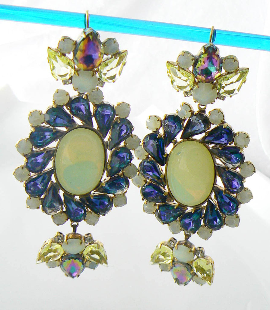 Pretty Czech Glass Vaseline Uranium Pierced Earrings