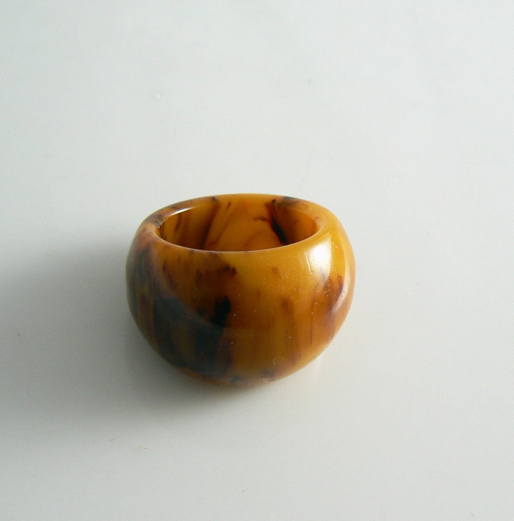Vintage Butterscotch Marbled Bakelite Chunky Ring