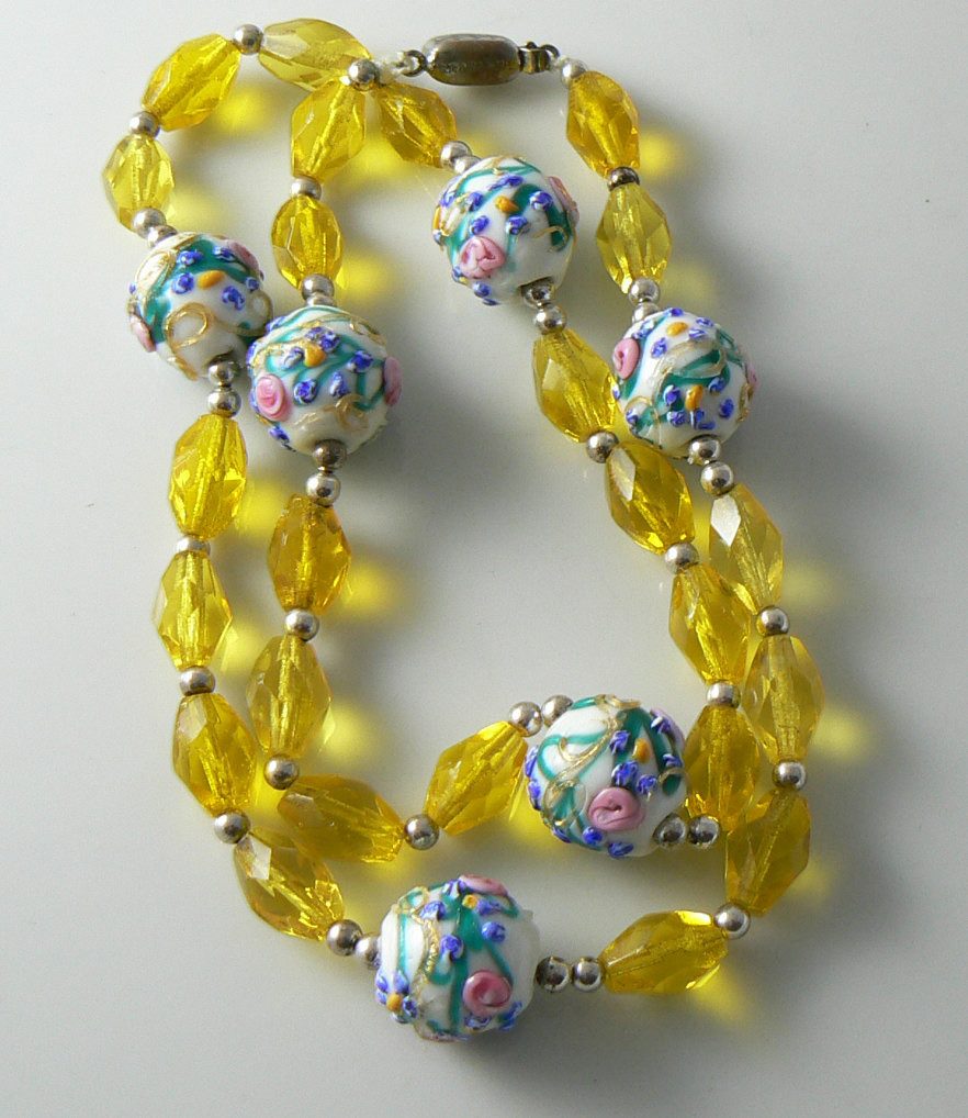 Pretty Vintage Czech Glass And Venetian Wedding Cake Bead Necklace