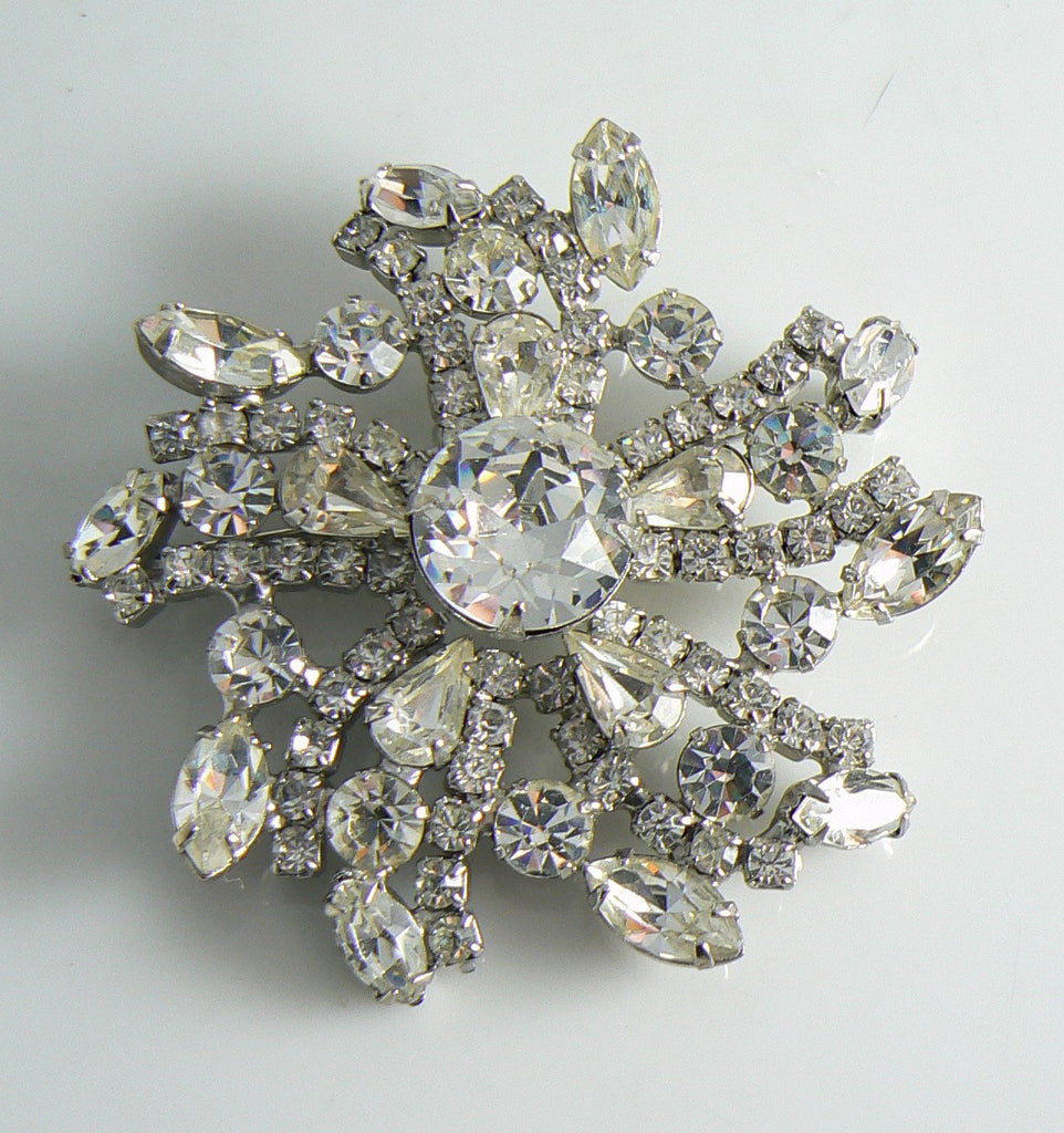 Beautiful Sparkling Ice Rhinestone Vintage Brooch