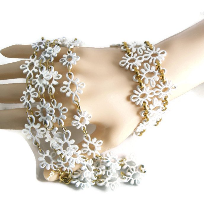 Vintage Crown Trifari  White Enamel Flower Link Necklace And Bracelet