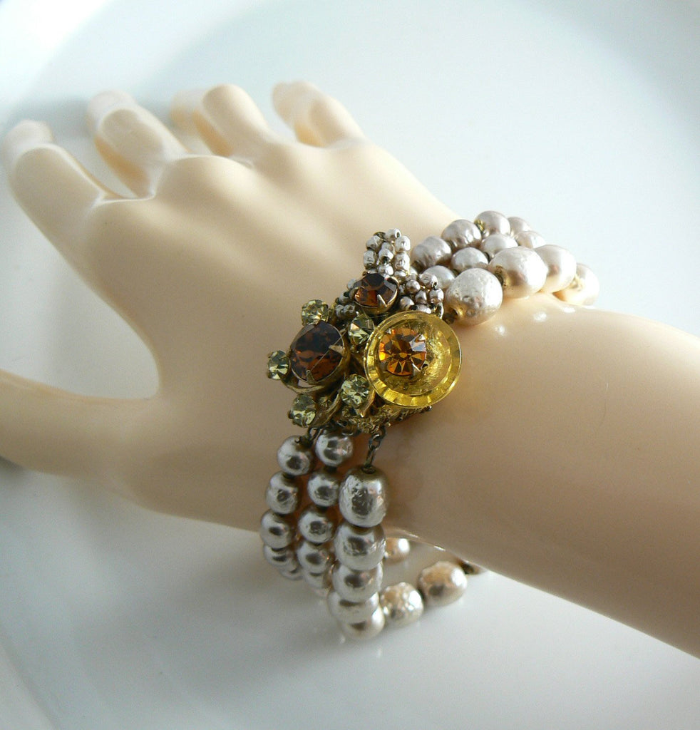 Gorgeous signed Miriam Haskell Baroque pearls and Glass Beads Bracelet