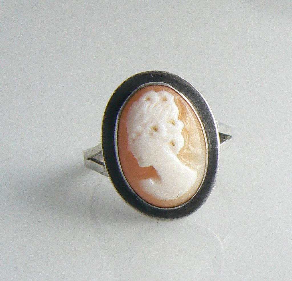 Art Deco Shell Cameo Sterling Silver Ring - Vintage Lane Jewelry
