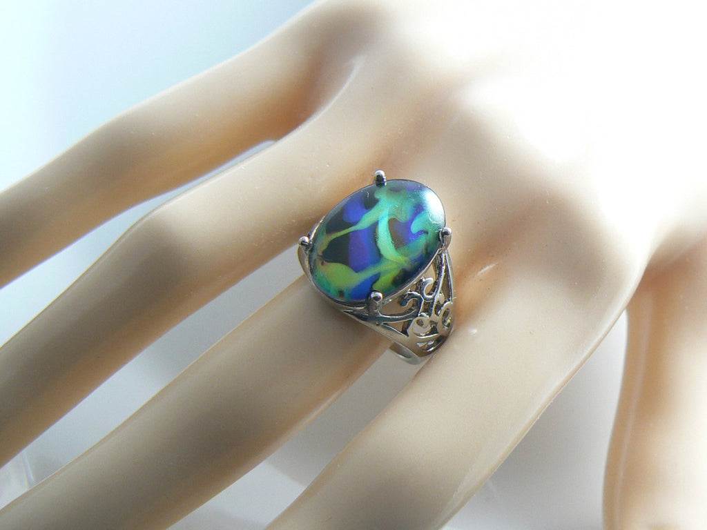 Beautiful Vintage Oval Swirl Mood Ring
