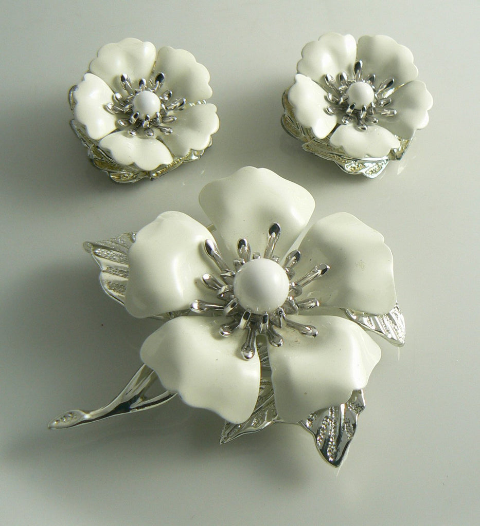 Sarah Coventry White Enamel Magnolia Demi Parure
