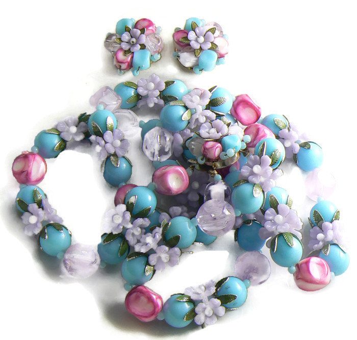 Vintage Plastic Flower Bead Necklace Clip Earring Set
