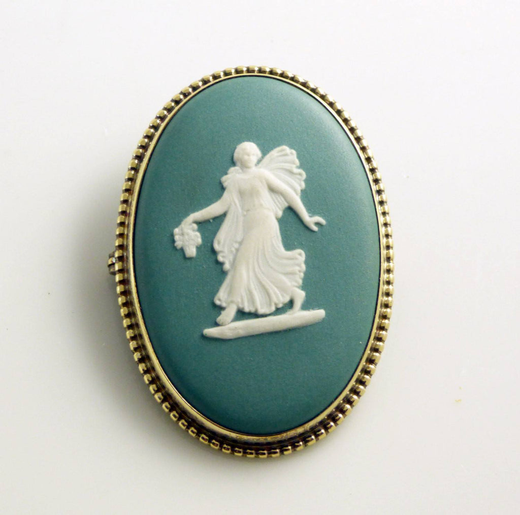 Vintage green Jasperware oval brooch set in sterling silver