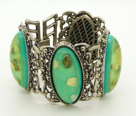 Confetti Bright Green Lucite Cabochon Huge Silver Tone Link Bracelet
