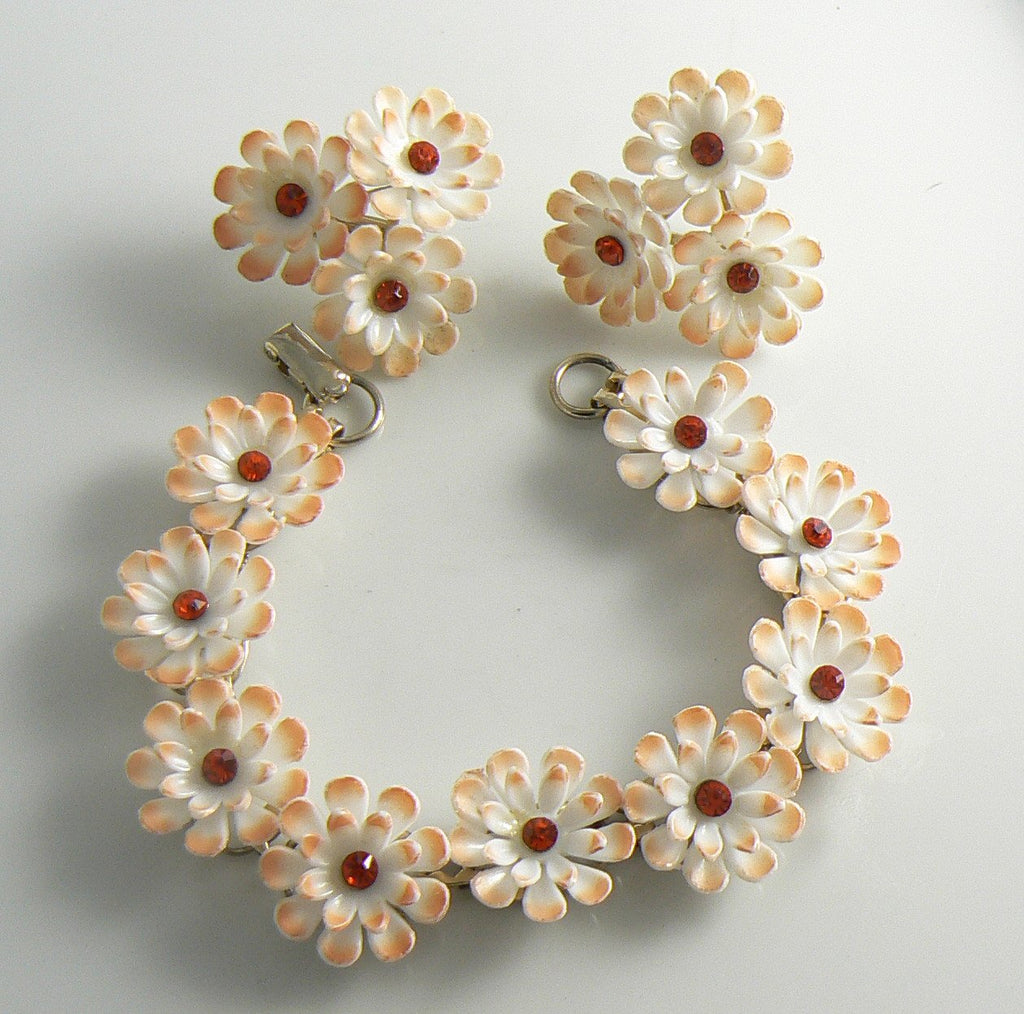 Peach and White Plastic Flower set