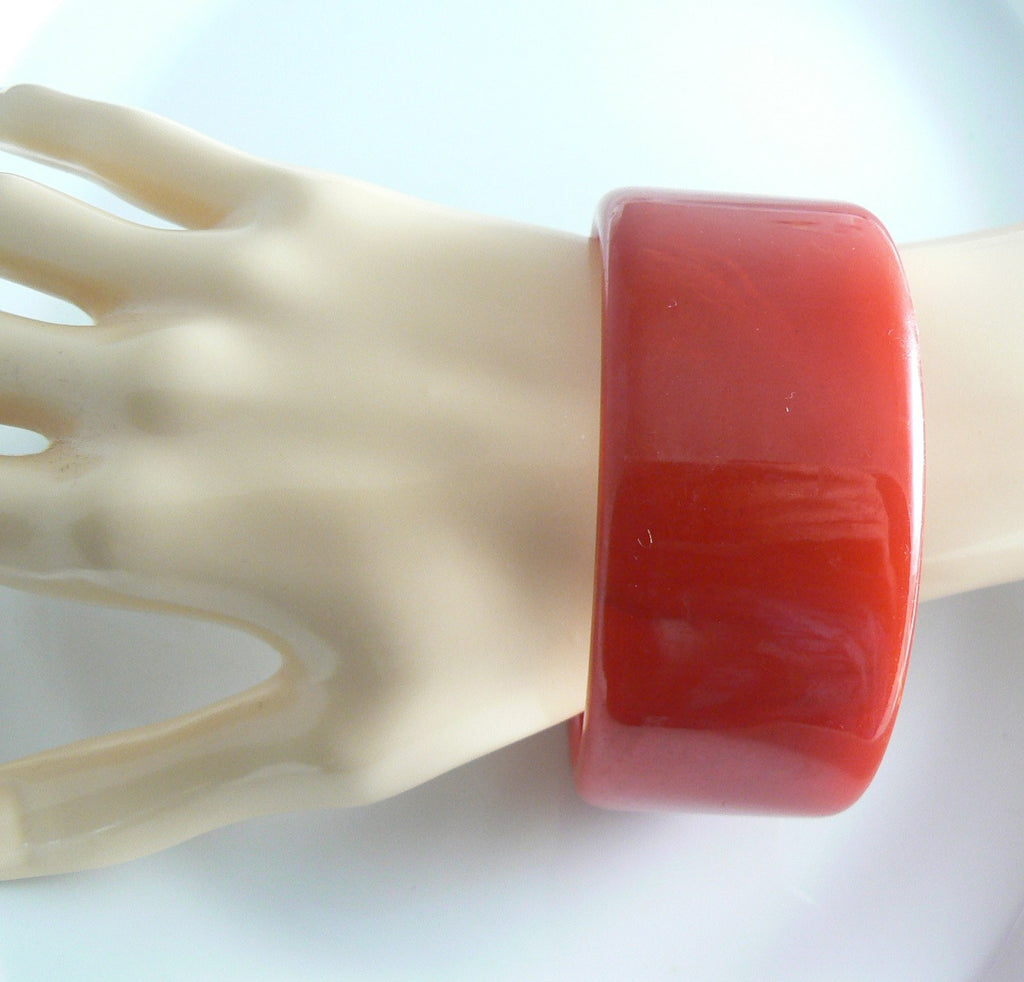 Vintage Marbled Cherry Bakelite Bangle Bracelet