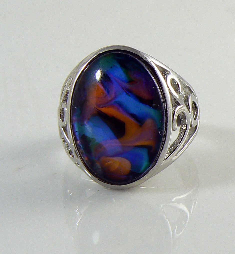 Beautiful Vintage Oval Swirl Mood Ring